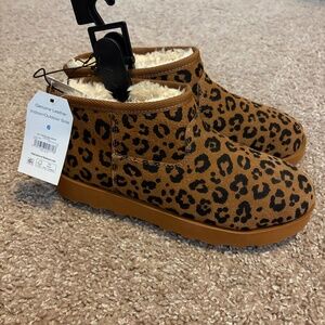 🛍️ NWT 🛍️ CUTEST LEOPARD PRINT BOOTIES! Genuine Leather, Indoor/Outdoor Sole